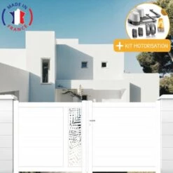 PACKIT Portail Aluminium Battant Découpe Laser En Kit + Motorisation Dimension L.3000 (entre Piliers) X H.1500 Mm Couleurs Blanc (RAL 9010)